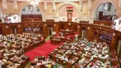 Photo of यूपी: पूरी रात चलती रही विधानसभा की कार्यवाही, निशाने पर रही सपा