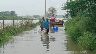 Photo of उतर प्रदेश : गोकुल बैराज से फिर छोड़ा गया पानी, यमुना का दिखा रौद्र रूप