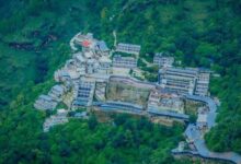 Photo of माता वैष्णो देवी यात्रा जारी, बादल छाए रहने से हेलिकॉप्टर सेवा प्रभावित