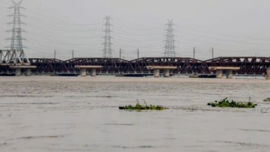 Photo of दिल्ली में अभी भी खतरे के निशान से ऊपर यमुना, बाढ़ का खतरा बरकरार