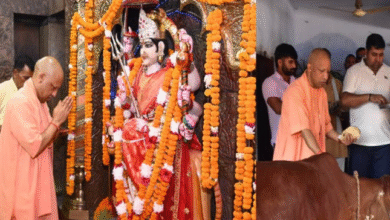 Photo of यूपी: सीएम योगी आदित्यनाथ ने देवीपाटन मंदिर में की पूजा-अर्चना