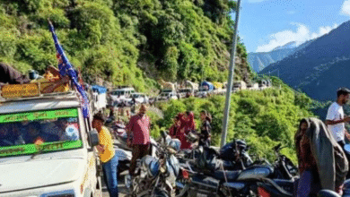 Photo of उत्तराखंड: ग्रामीण रूटों पर वाहनों की सीमित आवाजाही से यात्री परेशान