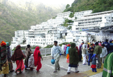 Photo of वैष्णो देवी में रोजाना 16 से 20 हजार श्रद्धालु लगा रहे हाजिरी