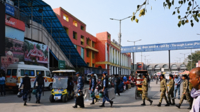 Photo of छठ की तैयारी: नई दिल्ली रेलवे स्टेशन पर बनाया गया एक स्थायी होल्डिंग एरिया