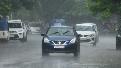 Photo of लखनऊ सहित कई जिलों में देर रात से बारिश, छह डिग्री तक लुढ़का पारा