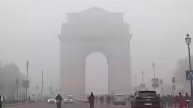 Photo of जहरीली हवा से उखड़ रहीं सांसें, दो मॉनिटरिंग स्टेशनों पर हवा गंभीर