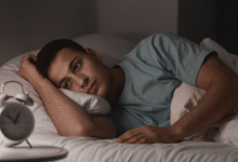 Photo of 6 घंटे से कम नींद लेने पर शरीर में शुरू हो जाती है गंभीर हलचल