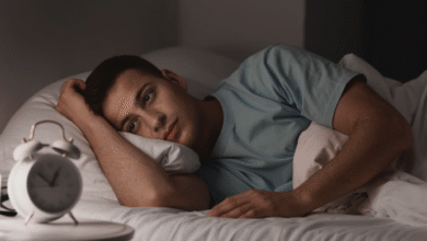 Photo of 6 घंटे से कम नींद लेने पर शरीर में शुरू हो जाती है गंभीर हलचल