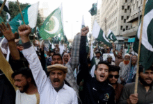 Photo of पाकिस्तान में संविधान संशोधन से विपक्ष आक्रोशित, सड़कों पर समर्थक