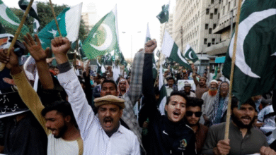 Photo of पाकिस्तान में संविधान संशोधन से विपक्ष आक्रोशित, सड़कों पर समर्थक
