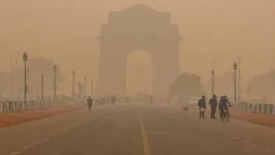 Photo of सांसों पर संकट बरकरार, 400 के पार दिल्ली-NCR का AQI