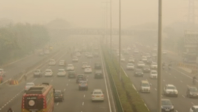 Photo of दिल्ली में ‘दमघोंटू’ हवा की मार, इन जगहों पर AQI 400 पार