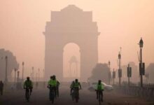 Photo of दिल्ली की हवा फिर ज़हरीली: कई इलाकों में AQI गंभीर श्रेणी में