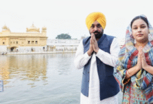 Photo of पंजाब: प्रकाश पर्व पर श्री दरबार साहिब में नतमस्तक हुए सीएम मान और उनकी पत्नी