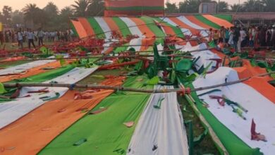 Photo of मधुबनी में पवन सिंह की सभा रद्द होने पर फूटा समर्थकों का गुस्सा