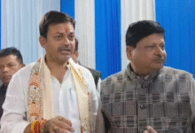 Photo of सोनपुर मेला में व्यवस्था को लेकर भड़के मंत्री संजय सिंह, अधिकारियों को लगाई फटकार