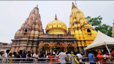 Photo of काशी विश्वनाथ मंदिर: बाबा के दरबार में आज से स्पर्श दर्शन पर लगी रोक