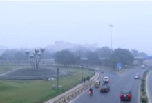 Photo of दिल्ली: जहरीली हवा से सांसों पर संकट… अभी राहत के आसार नहीं