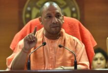 Photo of सीएम योगी की चेतावनी: आदतन यातायात नियम तोड़ने वालों के जब्त हों लाइसेंस, वाहन सीज करें