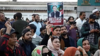 Photo of इमरान खान को सजा सुनाने के खिलाफ PTI कार्यकर्ताओं का प्रदर्शन