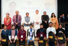 Photo of सीएम धामी ने उत्तराखंड बोर्ड परीक्षा –2025 टॉपर छात्र–छात्राओं को हरी झंडी दिखाकर किया रवाना