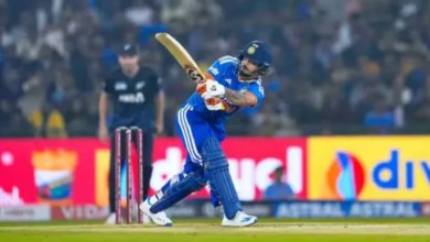 Photo of ईशान किशन ने बढ़ा दी संजू सैमसन की मुश्किलें, कहीं चली न जाए टीम से जगह; बचा है सिर्फ 3 मैचों का समय
