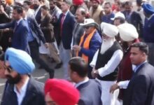 Photo of पंजाब में नशे के खिलाफ गर्वनर के साथ दिखें डेरा ब्यास प्रमुख, कर रहे पैदल यात्रा