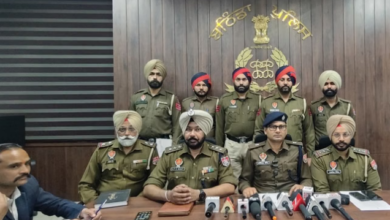 Photo of बठिंडा में पुलिस ने कार सवार दो तस्करों को दबोचा