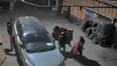 Photo of कंबल ओढ़कर घर में घुसे चोर, नौ लाख के गहने-नकदी ले गए