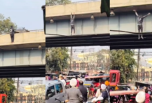 Photo of अमृतसर में युवक का हाई वोल्टेज ड्रामा, पुल पर चढ़ा